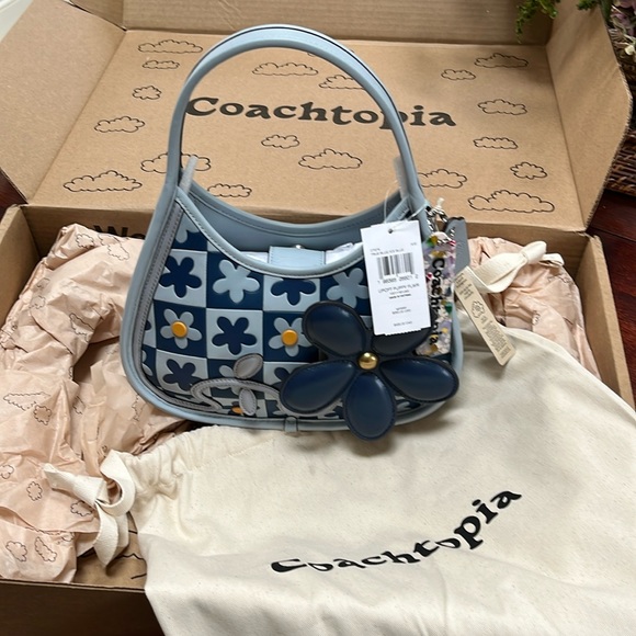 Coachtopia Upcrafted Ergo bag, checkered w/ Puffy Flower.  NWT with wallet - Picture 2 of 7
